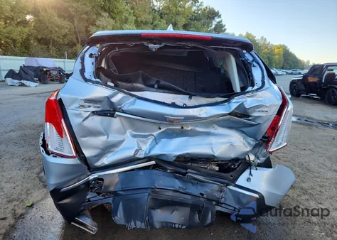 2017 Cadillac Xt5 Luxury z USA, uszkodzony, nr VIN 1GYKNBRS3HZ297325